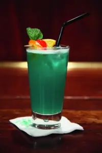 Blue Lagoon koktel poslužen u Harry's Baru.