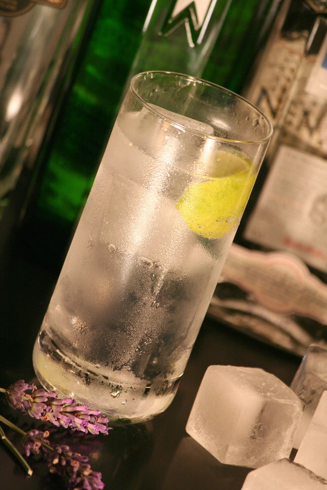 Gin-tonic u visokoj čaši